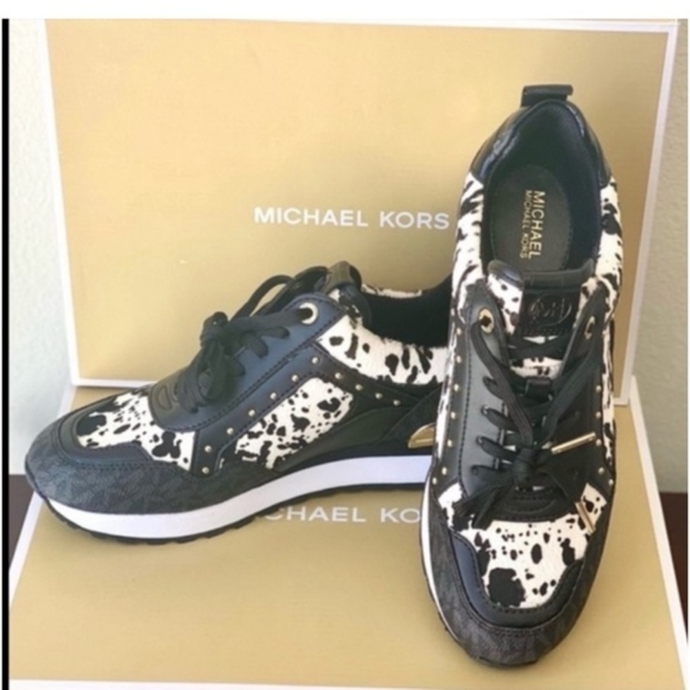 MICHAEL KORS WILMA TRAINER SNEAKERS
Size 6:7